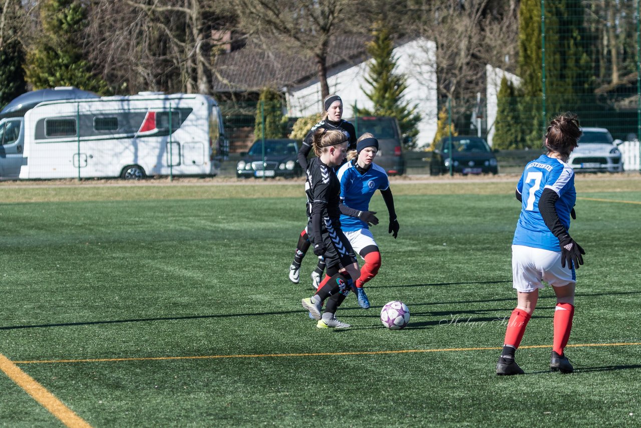 Bild 259 - B-Juniorinnen Halbfinale SVHU - Holstein Kiel : Ergebnis: 3:0